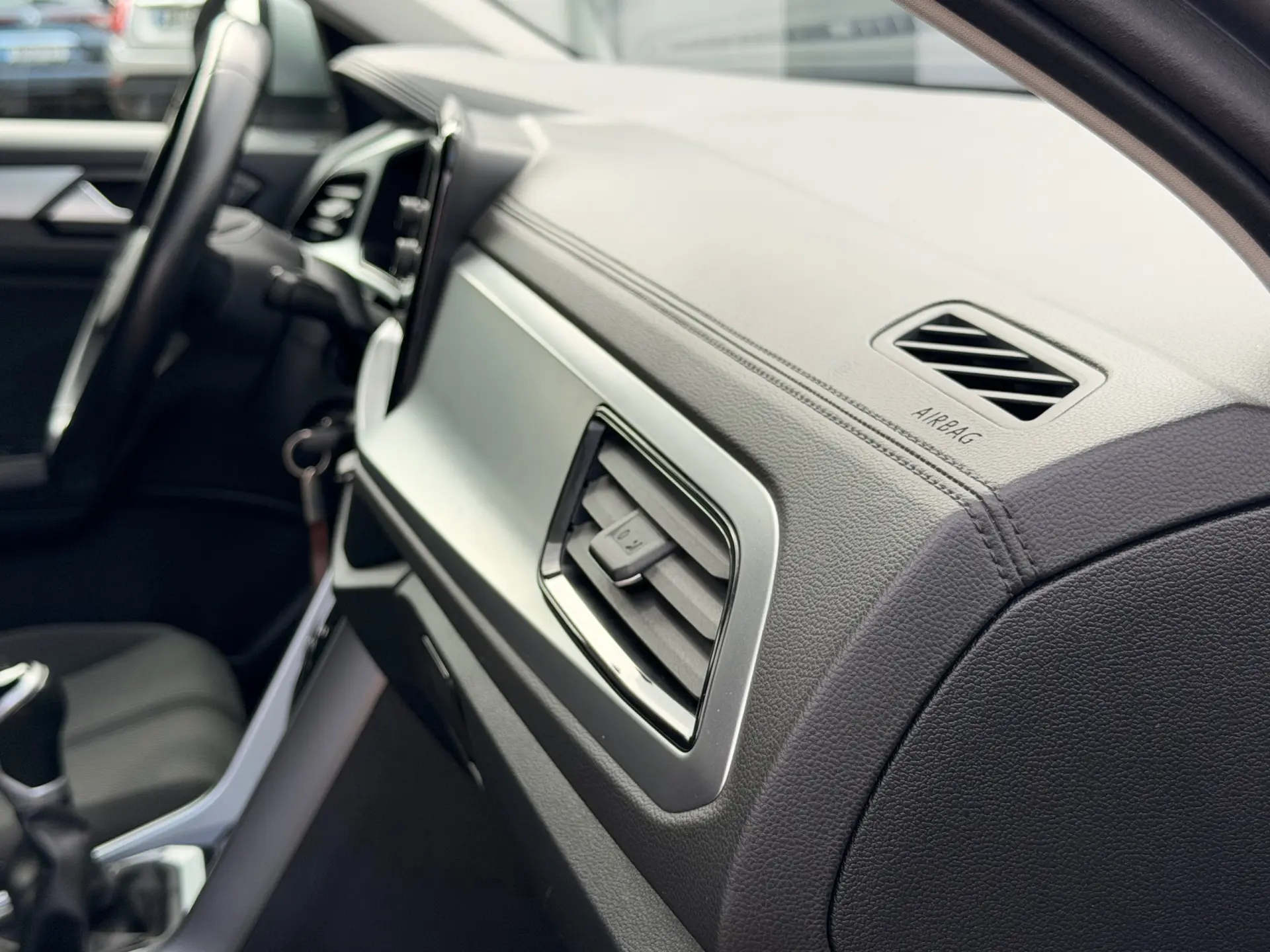 Volkswagen T-Roc LIFE 39