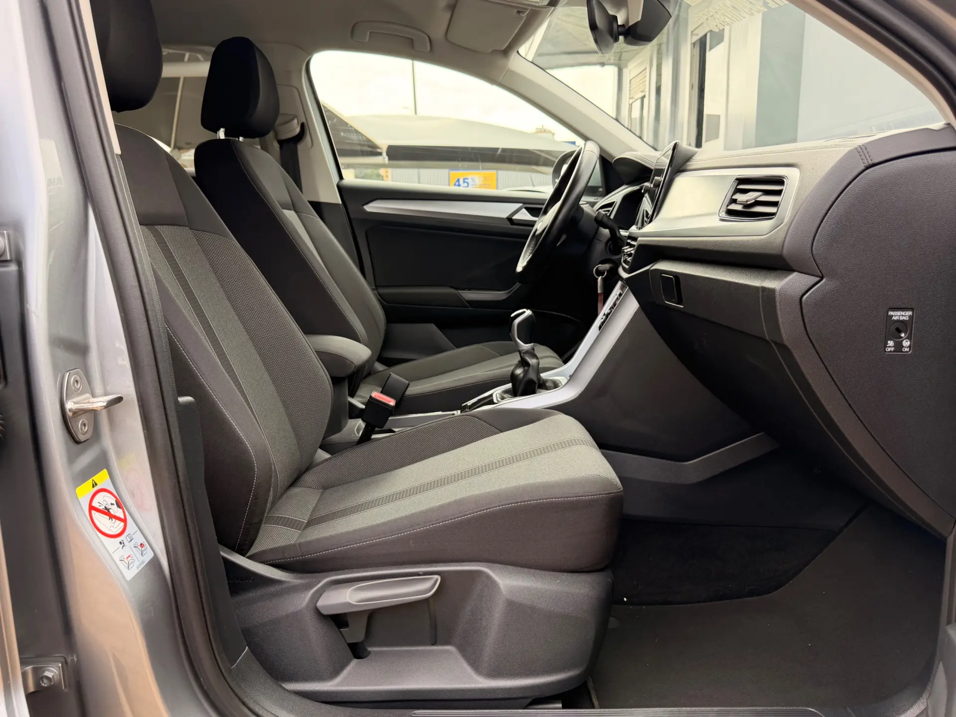 Volkswagen T-Roc LIFE 37