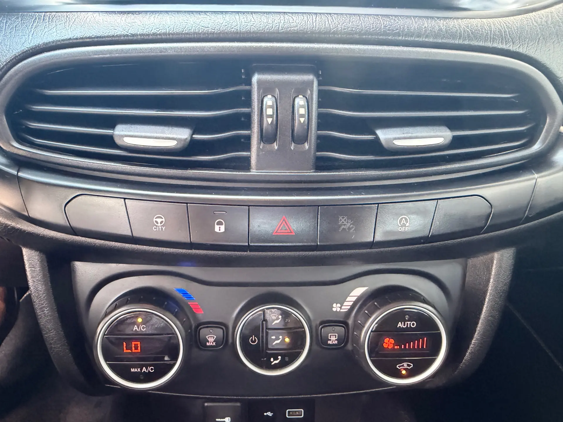 Fiat Tipo 1.3 M-Jet Lounge 28