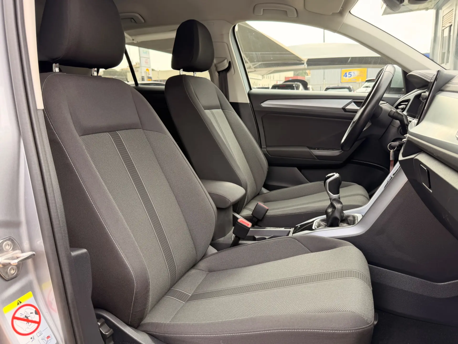 Volkswagen T-Roc LIFE 38