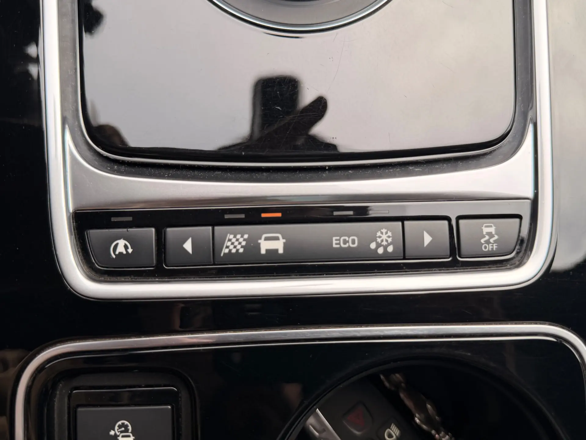 Jaguar XE 2.0 D R-Dynamic S 29