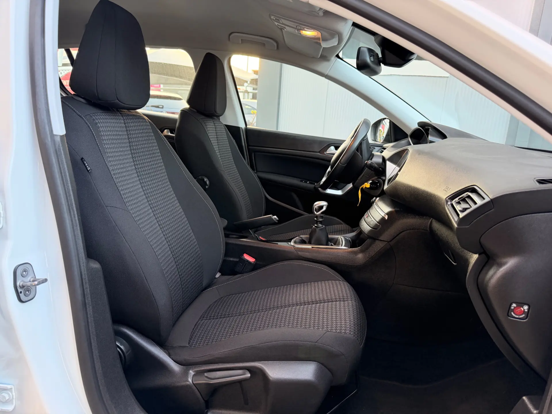 Peugeot 308 BlueHDI Active 41