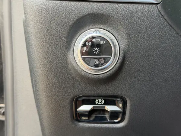 Mercedes-Benz C 300 e AMG Line 26
