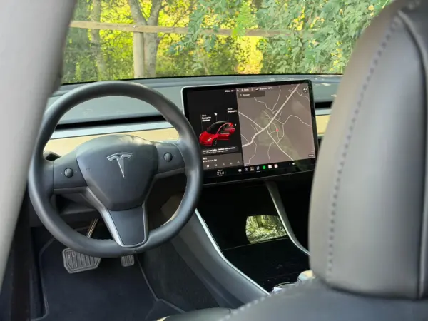 Tesla Model 3 Standard Range Plus RWD 24