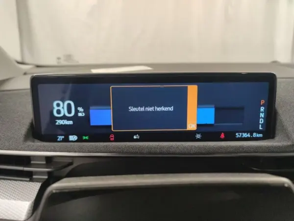 Ford Mustang Mach-E 75.7 kWh Base 12