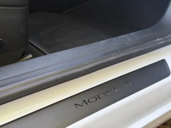 Tesla Model 3 Standard RWD 15