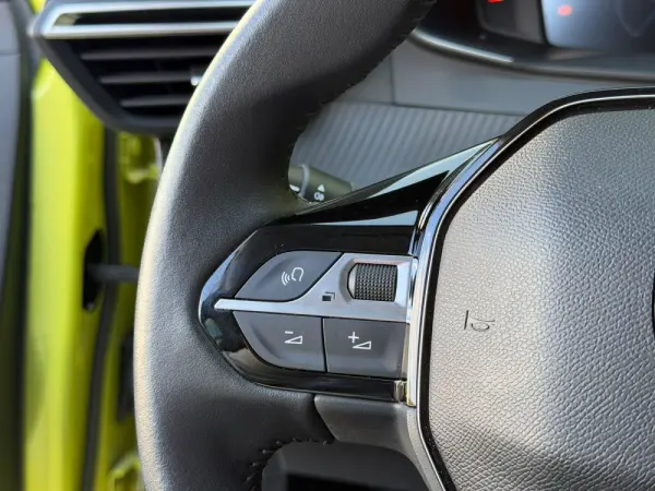 Peugeot 208 1.2 PureTech Allure 24