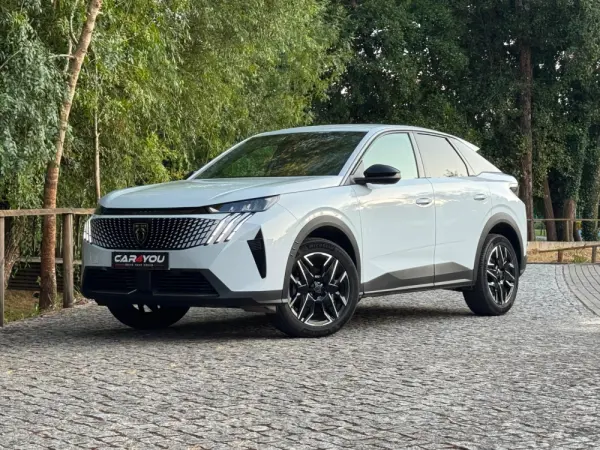 Peugeot 3008 1.2 Hybrid Allure e-DCS6 4