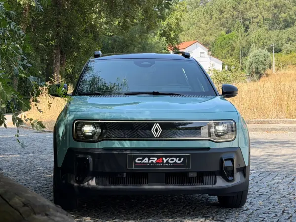 Renault 4 E-Tech 52 kWh Iconic Autonomia Conforto 7