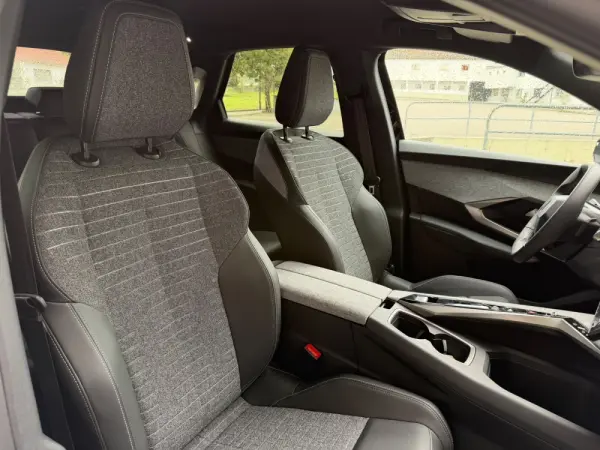 Peugeot E-3008 73 kWh Allure 33
