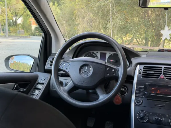 Mercedes-Benz B 180 CDi 25