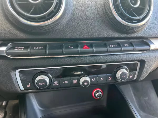 Audi A3 Sportback 1.6 TDi S-line 21