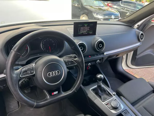 Audi A3 Sportback 1.6 TDi S-line 25
