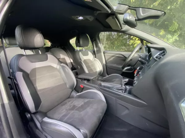 DS DS4 1.6 BlueHDi So Chic EAT6 29