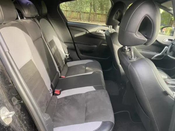 DS DS4 1.6 BlueHDi So Chic EAT6 31