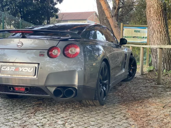 Nissan GT-R 3.8 V6 Premium Edition 3