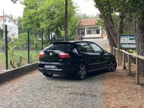 SEAT Leon 1.8 T Cupra R 2