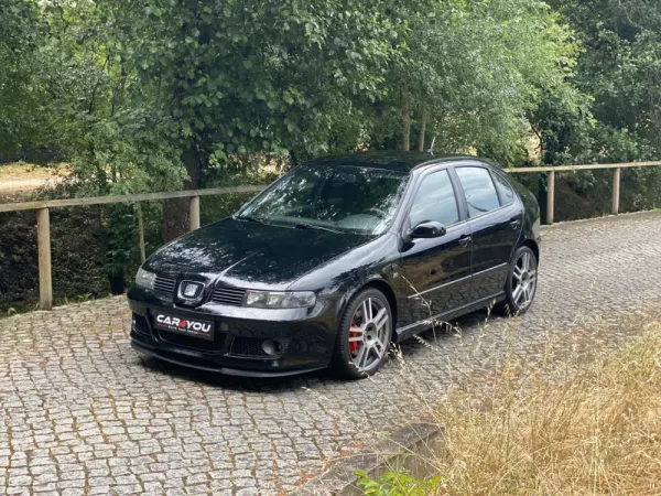 SEAT Leon 1.8 T Cupra R 7