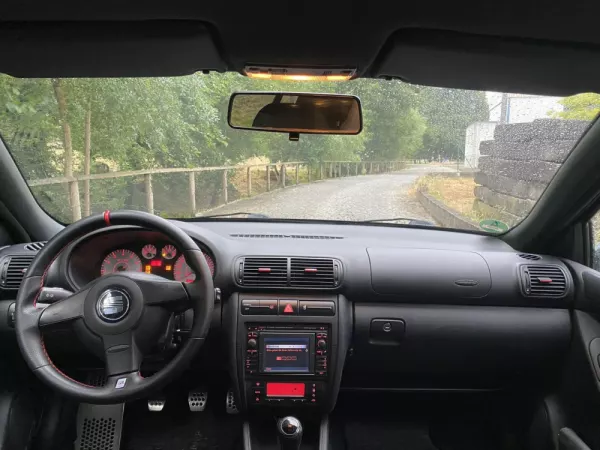 SEAT Leon 1.8 T Cupra R 18