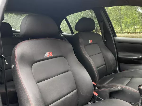 SEAT Leon 1.8 T Cupra R 23