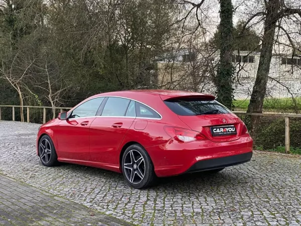 Mercedes-Benz CLA 200 d Shooting Brake Urban 11