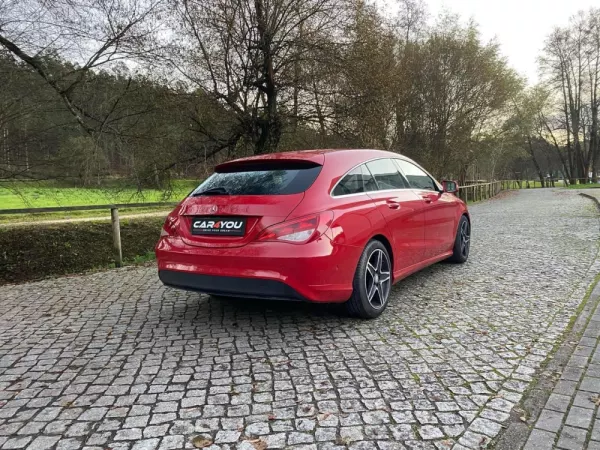 Mercedes-Benz CLA 200 d Shooting Brake Urban 13