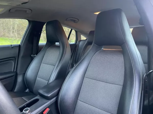 Mercedes-Benz CLA 200 d Shooting Brake Urban 18