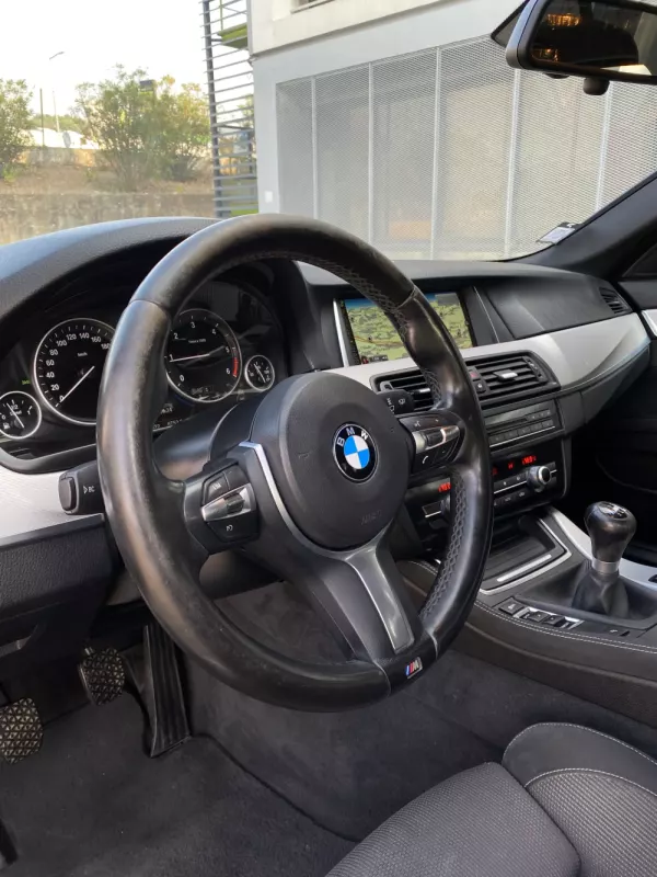 BMW 520 d Pack M 11