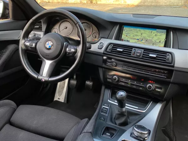 BMW 520 d Pack M 13