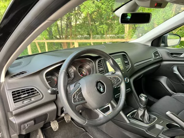 Renault Mégane Sport Tourer 1.3 TCe Limited 18