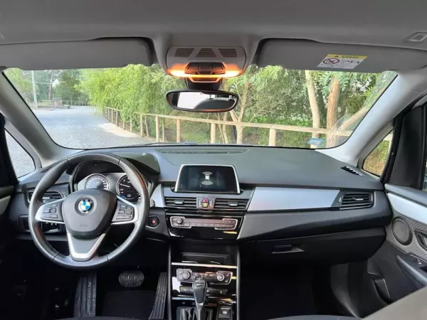 BMW 225xe Active Tourer Advantage 18