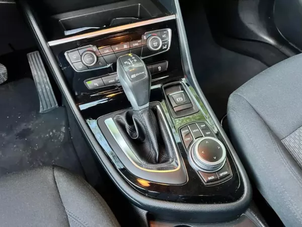 BMW 225xe Active Tourer Advantage 20