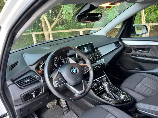 BMW 225xe Active Tourer Advantage 21