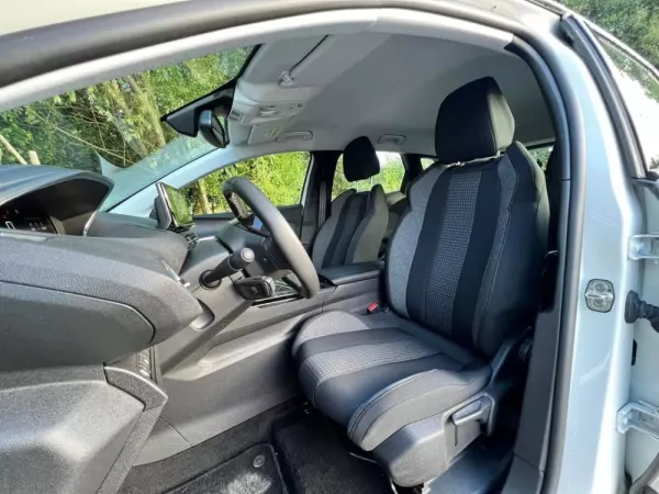 Peugeot 3008 PureTech 130 Stop & Start GPF Active Pack 16