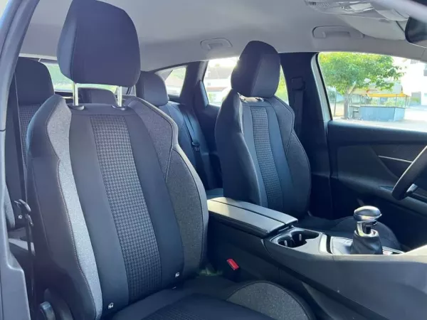 Peugeot 3008 PureTech 130 Stop & Start GPF Active Pack 18