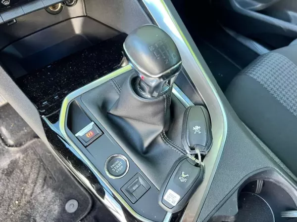 Peugeot 3008 PureTech 130 Stop & Start GPF Active Pack 22