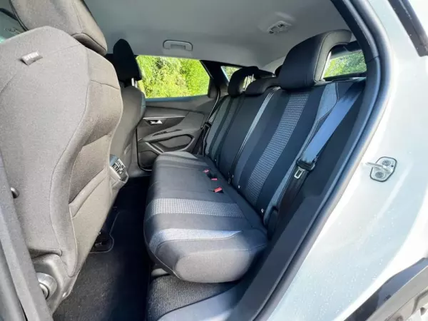 Peugeot 3008 PureTech 130 Stop & Start GPF Active Pack 25