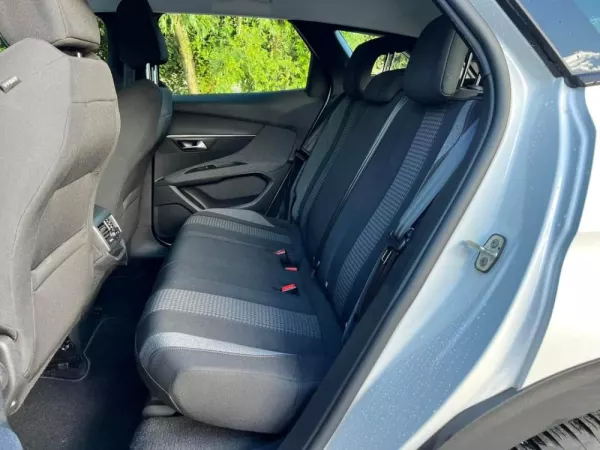 Peugeot 3008 PureTech 130 Stop & Start GPF Active Pack 28