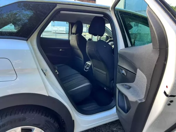 Peugeot 3008 PureTech 130 Stop & Start GPF Active Pack 27