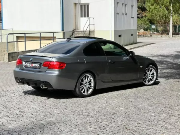 BMW 320 d Coupe Edição M Auto 2