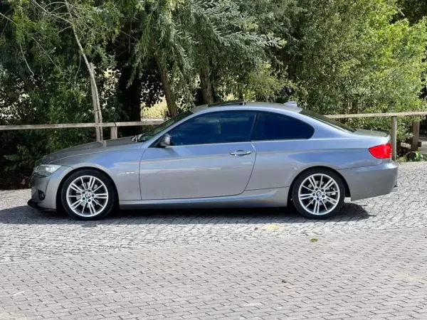 BMW 320 d Coupe Edição M Auto 12