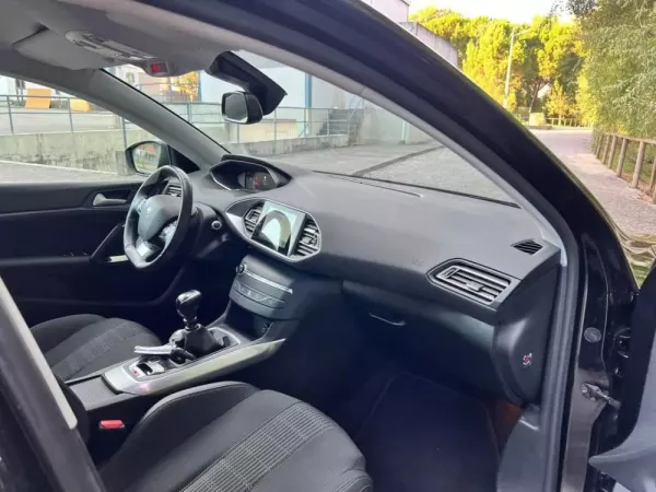 Peugeot 308 SW 1.5 BlueHDi Allure Pack 25