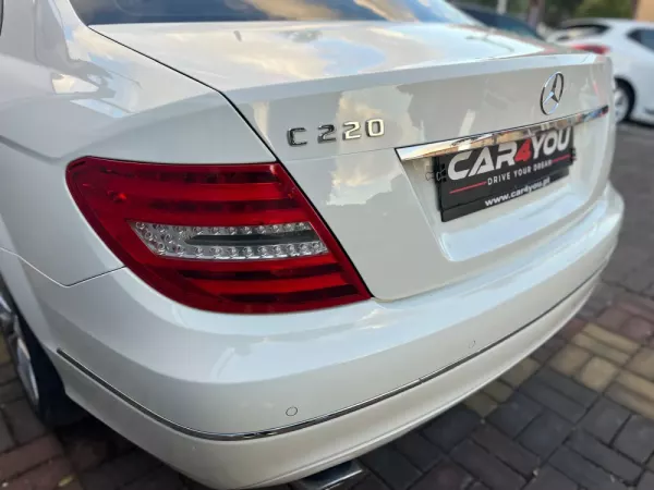 Mercedes-Benz C 220 CDi Avantgarde BlueEfficiency Aut. 14