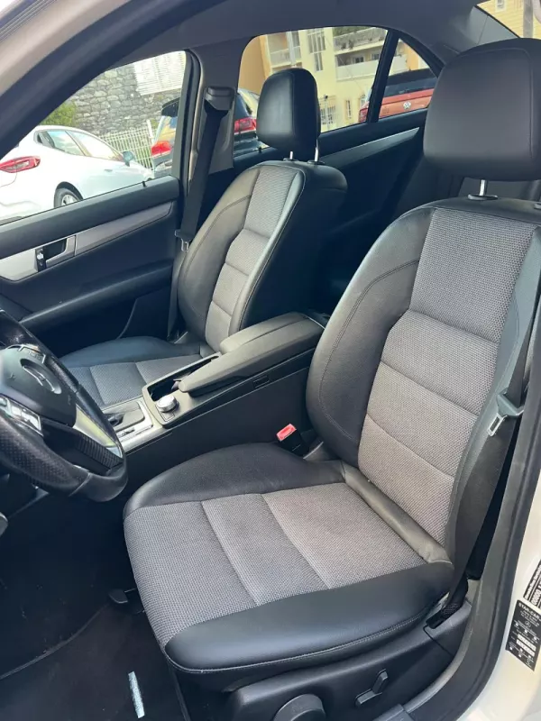 Mercedes-Benz C 220 CDi Avantgarde BlueEfficiency Aut. 23