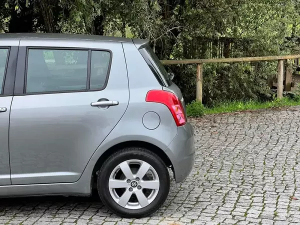 Suzuki Swift 1.3 16V Sport 8