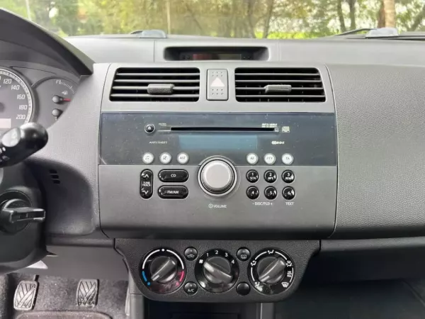 Suzuki Swift 1.3 16V Sport 14