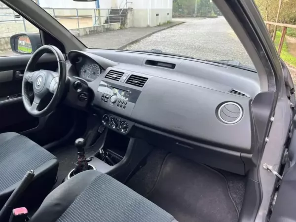 Suzuki Swift 1.3 16V Sport 23