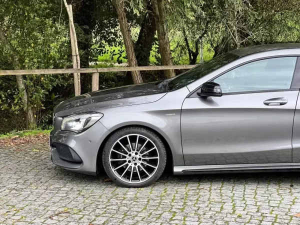 Mercedes-Benz CLA 200 d Shooting Brake AMG Line Aut. 11