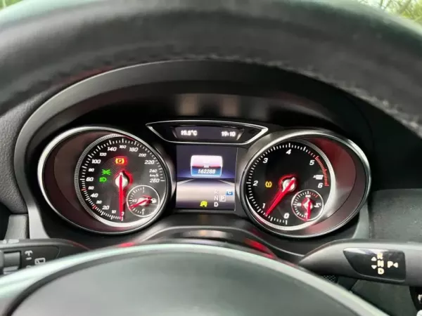 Mercedes-Benz CLA 200 d Shooting Brake AMG Line Aut. 19