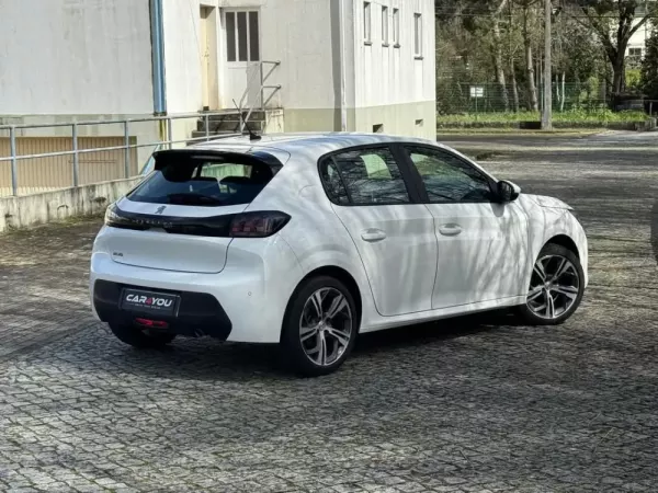Peugeot 208 1.2 PureTech Allure EAT8 2